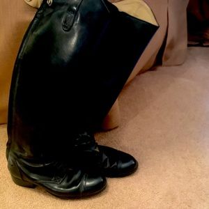 Black leather Arita riding boots size 7, reg calf.
